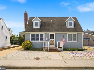 404 Coral St