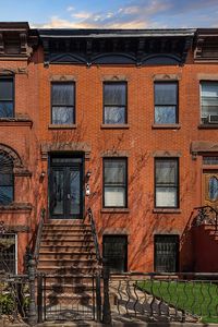 607 Halsey St