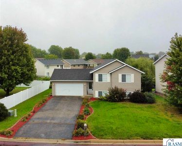 829 Tanager Rd