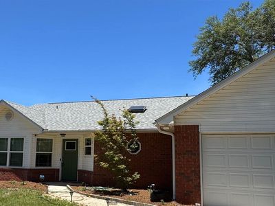 200 Lakeland Ct
