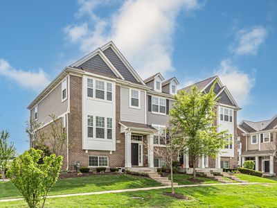 1134 E Bauer Rd