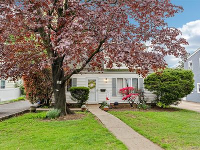 Property at 58 Oxford Street, Roslyn Heights, NY