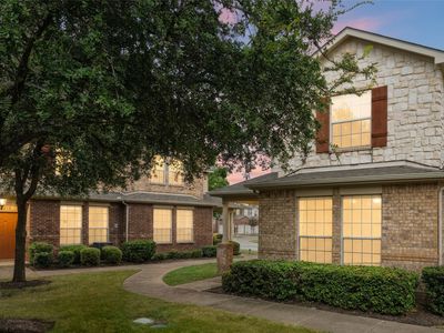 2722 Hyde Park Dr