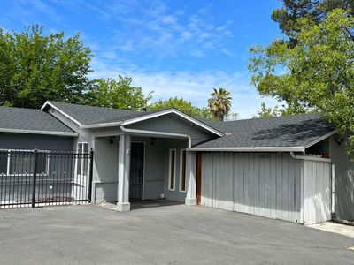 2573 Decca Ln