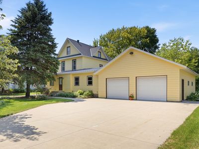 120 3rd St W