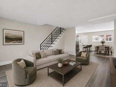 127 Whitely Ter
