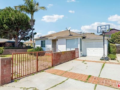 11257 Greenlawn Ave