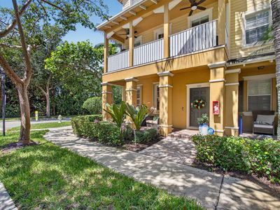 128 W Royal Palm Circle #101