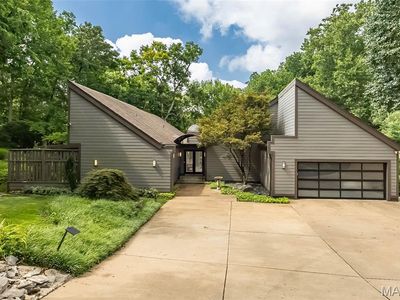 12420 Robyn Rd