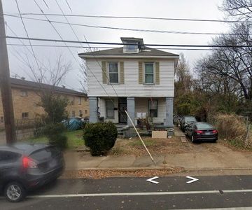 426 N Bellevue Blvd