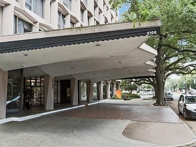 2100 Saint Charles Ave APT 7M