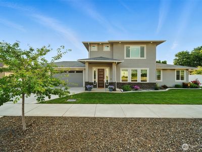 808 SE Whispering Creek Court