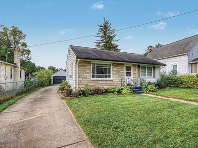 290 Laurel Dr