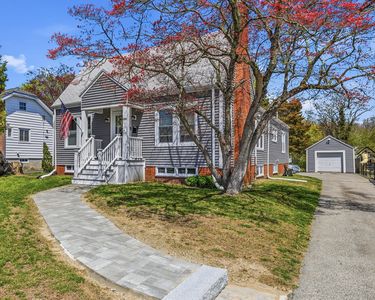 372 Buffinton St