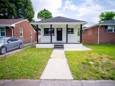 2835 Woodland Ave