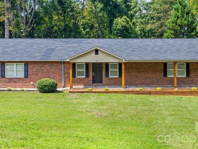 281 Schoolside Dr