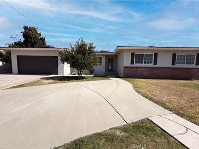 322 E Mariposa Dr