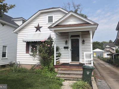 737 Maryland Ave