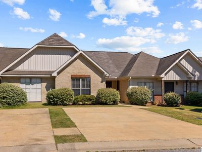 528 Castlebury Ln