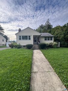 746-R Lincoln Avenue