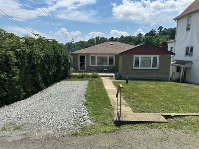 1422 Muldowney Ave