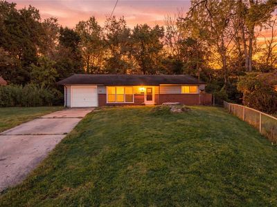809 Hackberry Dr