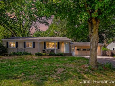 11141 Woodbushe Dr SE