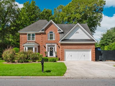 599 Palisades Dr