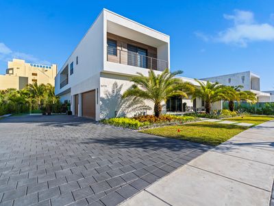 16773 Botaniko Drive S