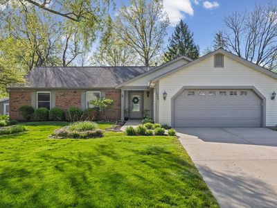 240 Bluejay Ct