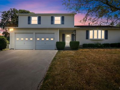 Property at 6870 Crystalwood Dr, Liverpool, NY