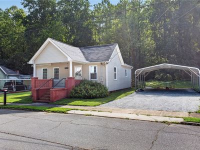 950 W Branch Ave