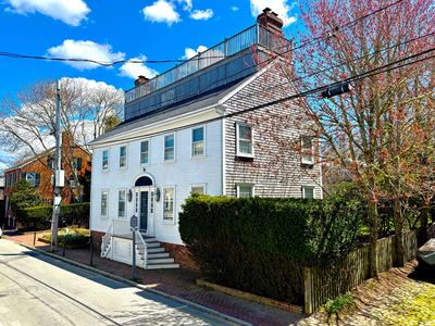 16 India St