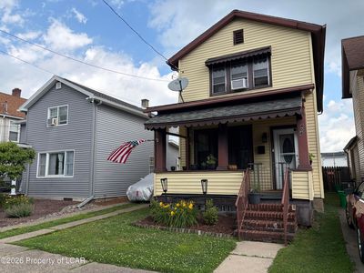 404 Montgomery Ave
