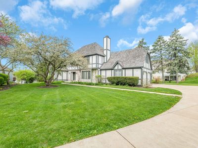 8 Heaton Ct