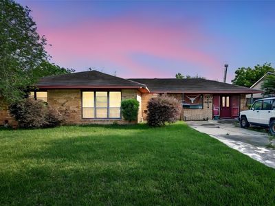 5927 Clarewood Dr