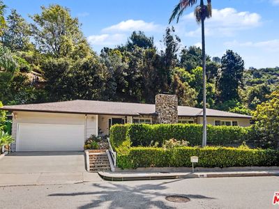 1118 Roscomare Rd
