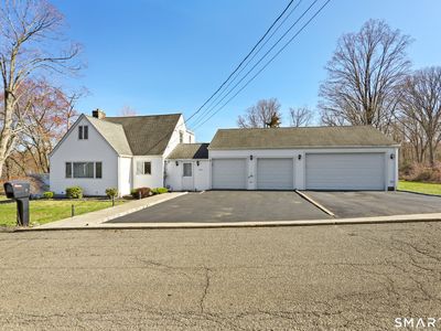 7 Cedar Crest Road