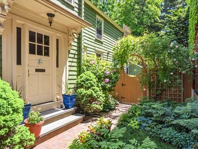 12 Salem St