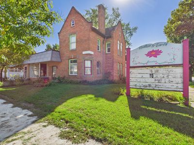 605 Main St S