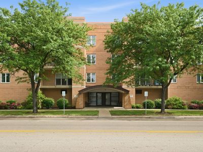 7414 W Irving Park Rd Unit 305