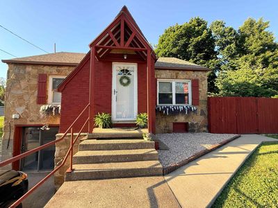 2605 E Main St