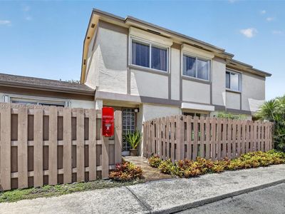 10725 NW 30th Pl APT 4