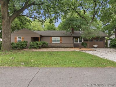1440 E 55th Pl