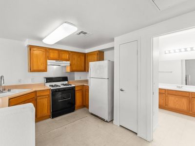 3400 Cabana Dr