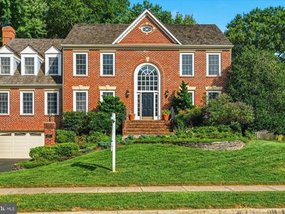 8811 Surrey Ct