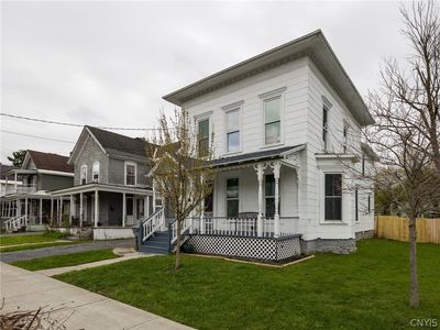 363 Flower Ave E