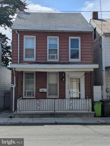 207 N 12th St
