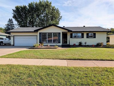 3119 Leslie Lane