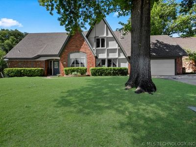 5813 E 64th Pl